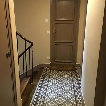 Renovated Terraced In Montmartre Parigi