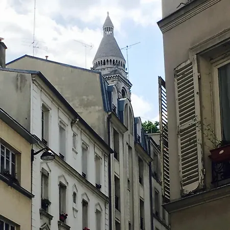 Appartamento Renovated Terraced In Montmartre Parigi
