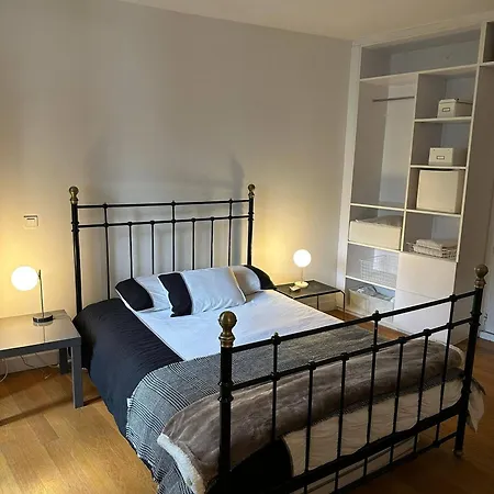Appartamento Renovated Terraced In Montmartre Parigi