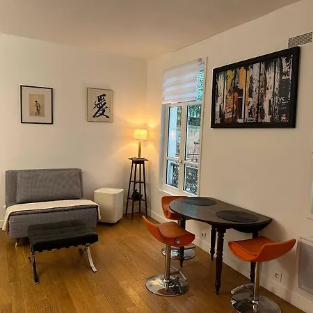 Renovated Terraced In Montmartre Appartamento